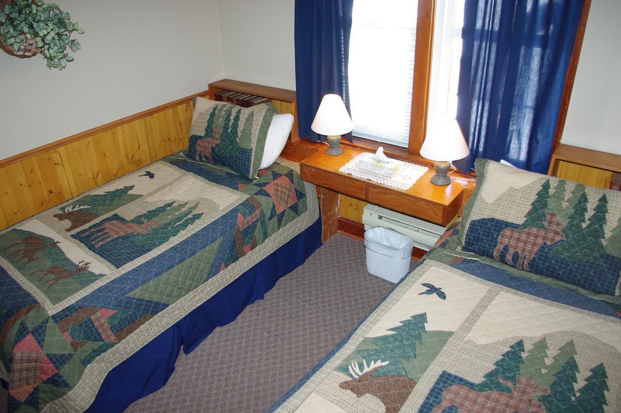 Crandell Mountain Lodge Waterton Exterior foto